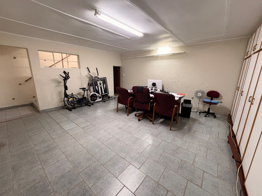 4 Bedroom Property for Sale in Flamwood North West